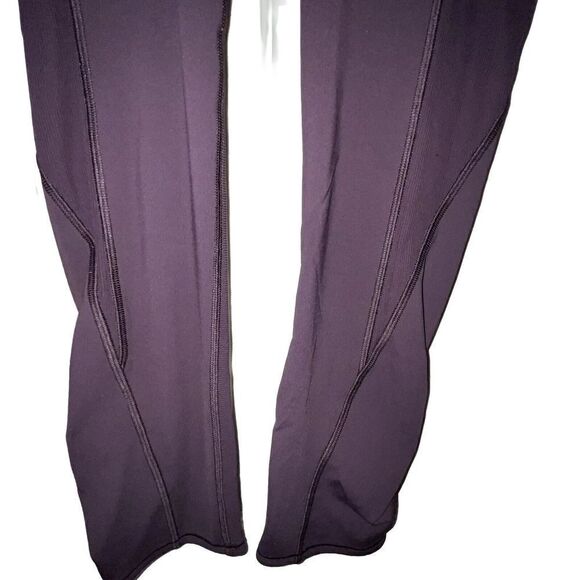 Lululemon On Your Mark Crop Black Cherry Sz 4 - Picture 3 of 8